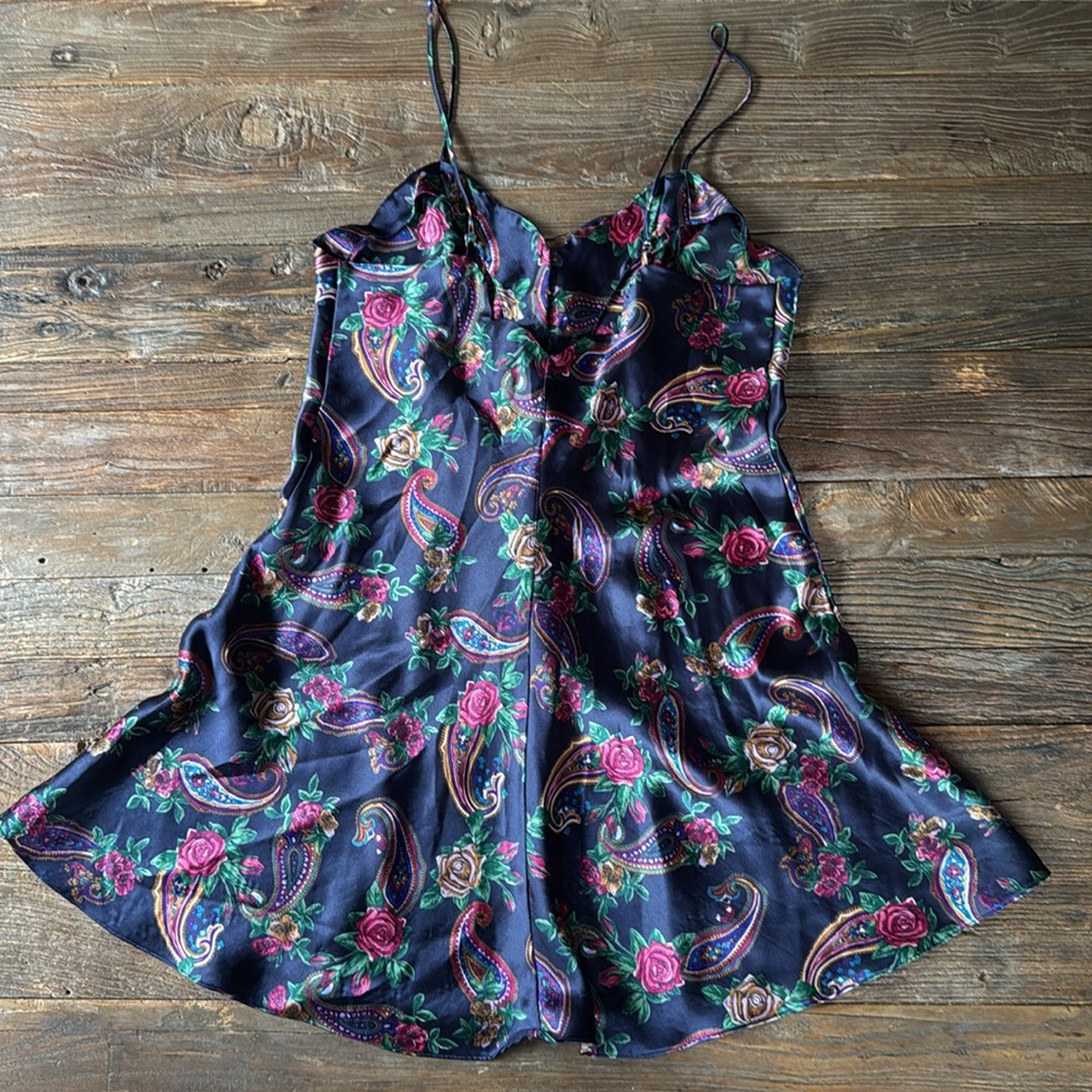 Vintage Gold Label Victoria’s Secret navy floral paisley button negligée size M - Picture 6 of 11